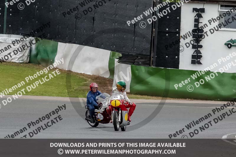 Vintage motorcycle club;eventdigitalimages;mallory park;mallory park trackday photographs;no limits trackdays;peter wileman photography;trackday digital images;trackday photos;vmcc festival 1000 bikes photographs